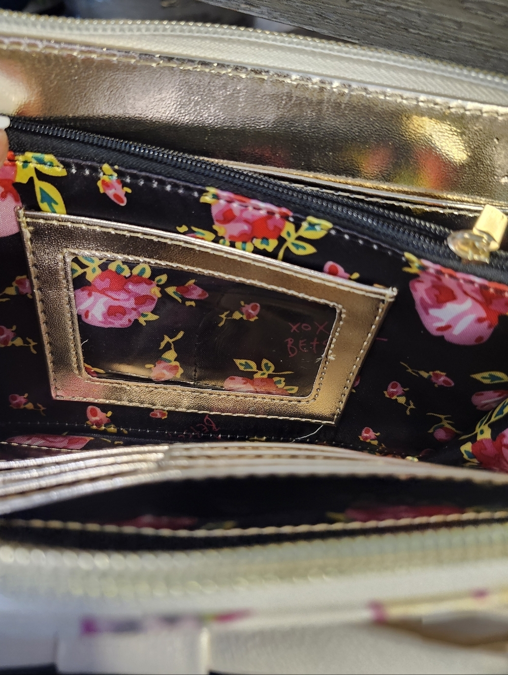 Betsey Johnson Ivory Floral Bow Clutch/Wristlet - Picture 4 of 8